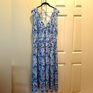 Abercrombie & Fitch Crinkle Textured Smocked Waist Midi Dress